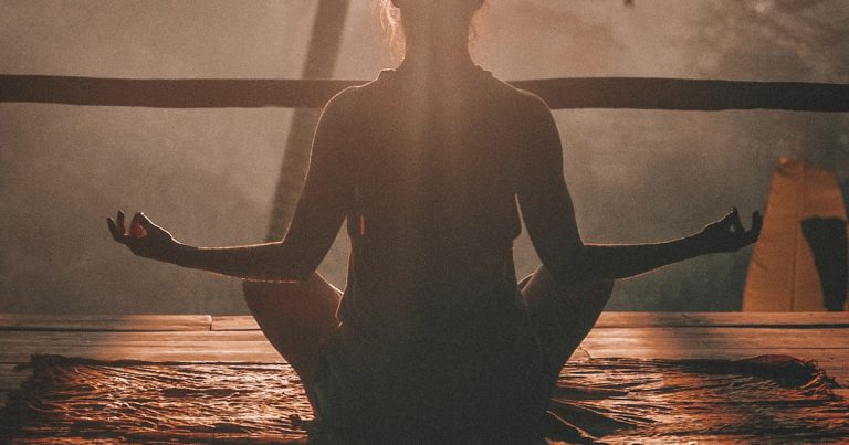 5 Simple Morning Habits That Actually Changed How I Feel